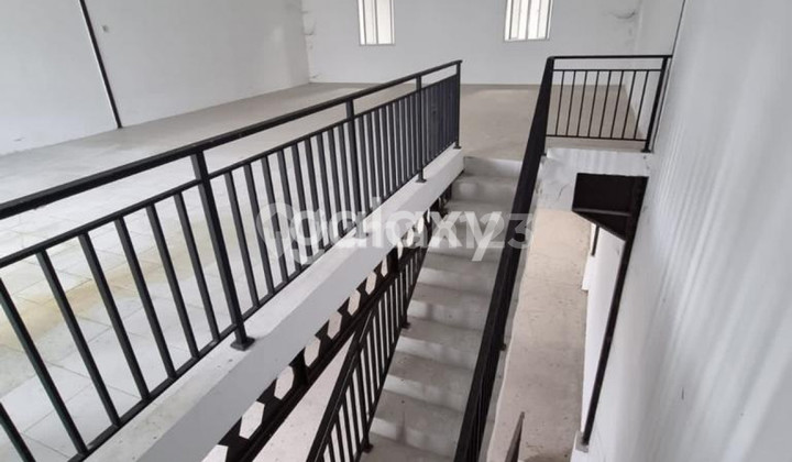 Cerme Gresik Nexware Warehouse has 2 units, one gate system, 24-hour CCTV.