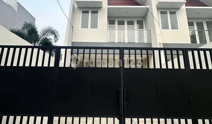Dijual Rumah Rapi Siap Huni Meruya Utara Jakarta Barat 2