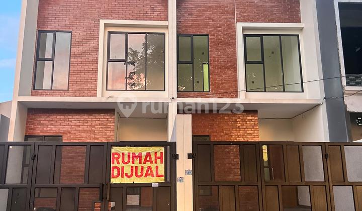 Dijual Rumah Baru Siap Huni 2 Unit Meruya Utara Jakarta Barat