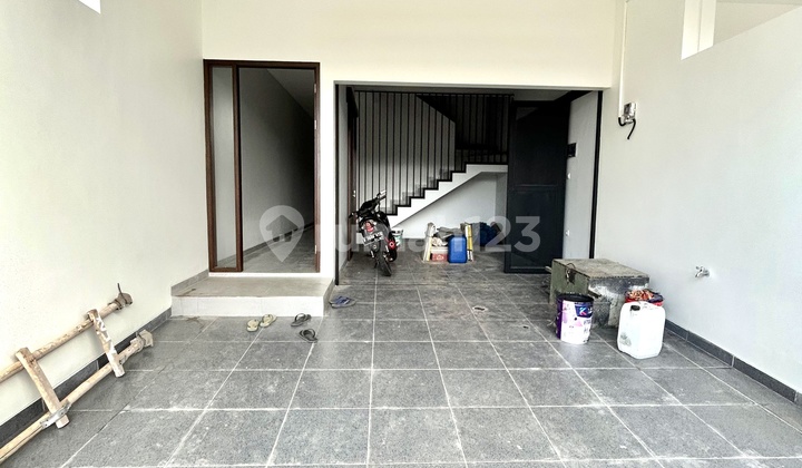Dijual Rumah Siap Huni Jalan Lebar Meruya Utara Jakarta Barat 2