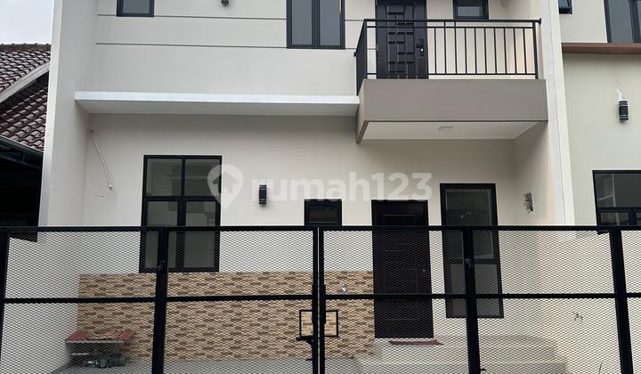 Dijual Rumah Lokasi Bagus Metland Puri One Gate System 2