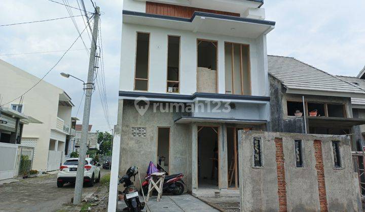 Rumah Solo 600 Jt an 2 Lantai Dekat Museum De Tjoelomadoe 1