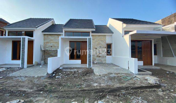 Rumah Modern di Colomadu Dekat Ums Dan Rs Auri 2