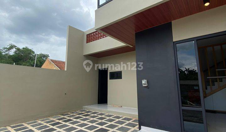 Rumah Solo Barat 2 Lantai Utara Hotel Alana Solo 2