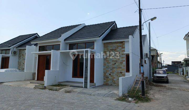 Dijual Rumah Baru Dekat Komplek Uari Colomadu 300 Jt an 1