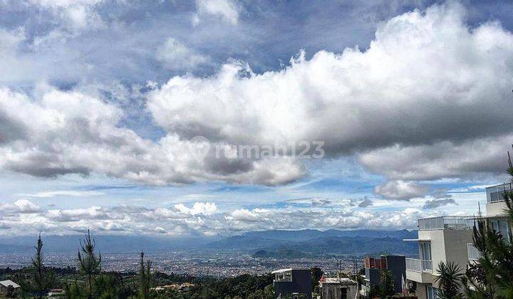 Villa sejuk 2 lantai SHM dekat objek wisata Lembang Bandung  11