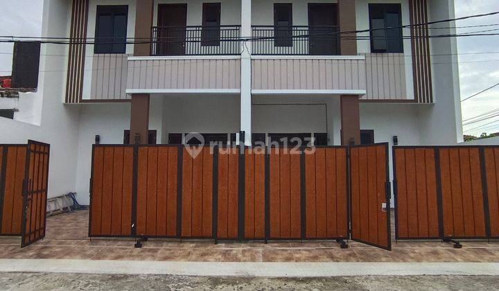 Dijual Rumah 2 lt Cantik dan Bagus di Pesona Anggrek Bekasi Utara 2