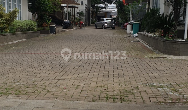 RUMAH TOWNHOUSE MEWAH CIPAYUNG JAKARTA TIMUR 3