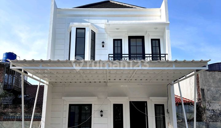 House for Sale with SHM and IMB Issued, Strategic Location in Jakarta 2