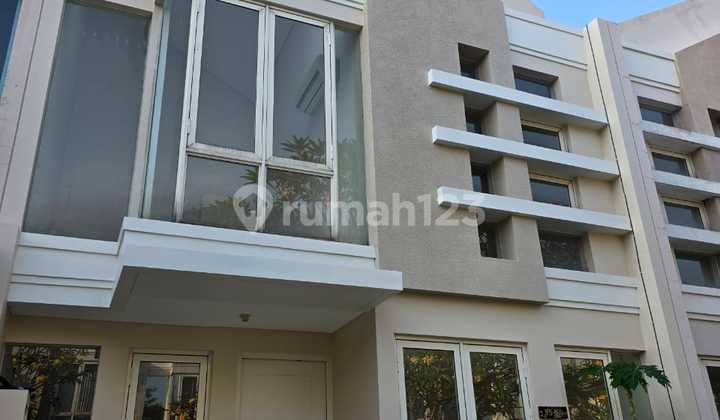 House in Pakuwon City Surabaya Near ITS