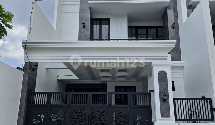 Rumah Baru Araya Surabaya , Amercian Style.