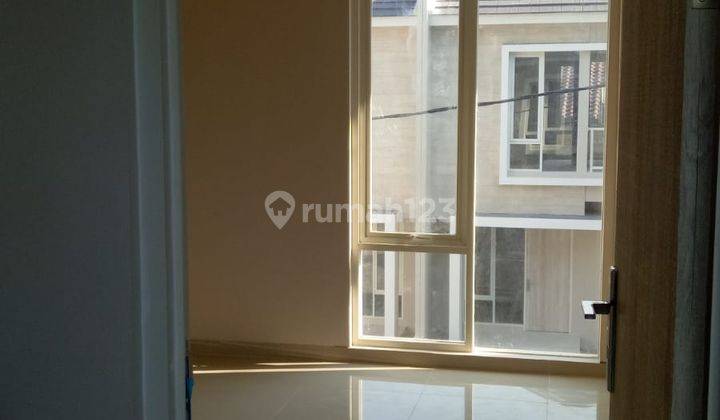 Dijual cepat rumah 2 lantai baru gress di Juanda Land  5