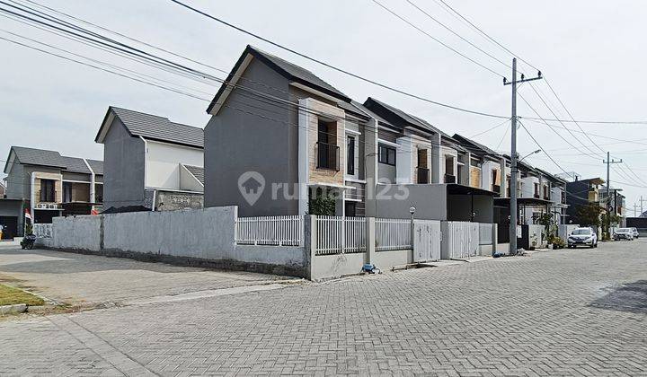 Jual Rumah Baru 2 Lantai Pojokan Alana Regency Tambak Oso 2