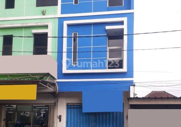 Ruko Strategis 3 Lantai Dijual di Klojen Malang Gmk01533