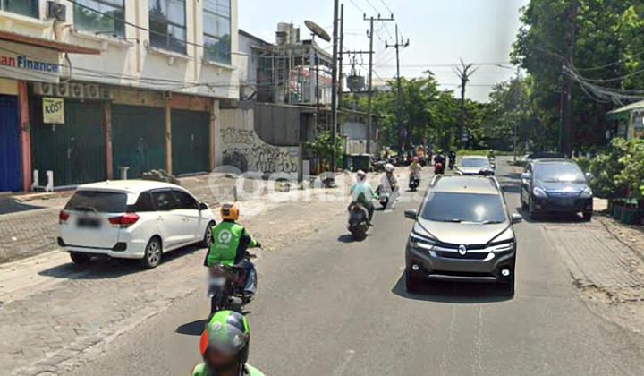 FOR SALE: 3-STORY SHOPHOUSE READY TO USE, LOCATED ON TENGGLIS WEST STREET. 2