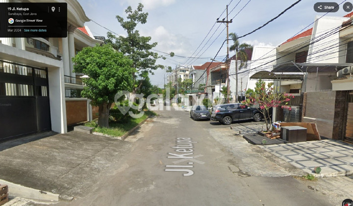 FOR SALE OR RENT, HIGHLY STRATEGIC HOUSE IN THE CENTER OF SURABAYA, KUSUMA BANGSA STREET 2