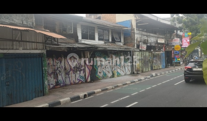 Terjun Bebas Rumah Jadi Gudang. 2