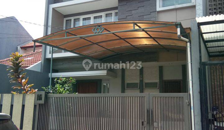 Rumah 2lantai taman aries