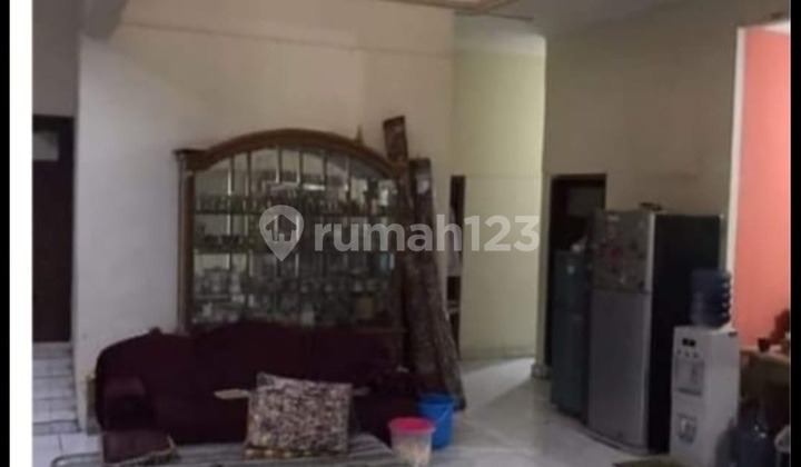 For Sale, Ready-to-Occupy House in Kebayoran Baru. 2