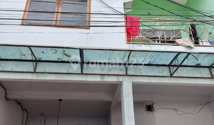 House For Sale In Spoor. 2