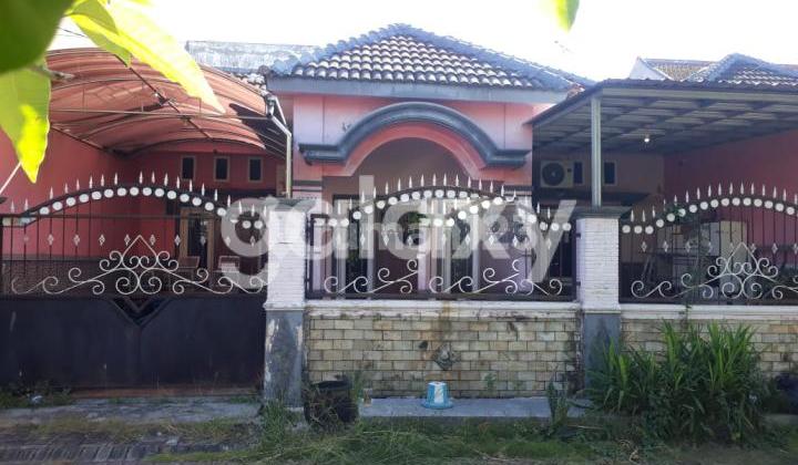 Puri Indah Sidoarjo 2-Story House Needs Renovation