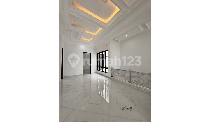 Babatan Beach Surabaya 2-Story House Facing North 2