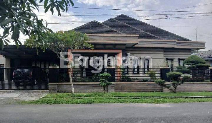 Rumah Elegan di Medan Timur 1