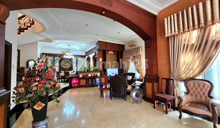 Rumah Mewah Posisi Hook – T. Amir Hamzah, Komplek Griya Riatur