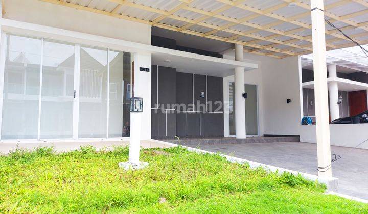 Rumah Modern Minimalis Di Perumahan Elit Royal Sumatra 2