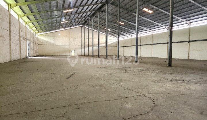 Spacious Warehouse Hook Position Amplas Area - Medan