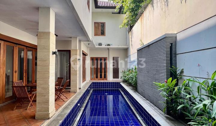 Disewakan Rumah di Pondok Indah dengan Kolam Renang 2