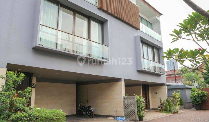 Private Townhouse 4BR Semi Furnished at Pejaten Jakarta Selatan 1