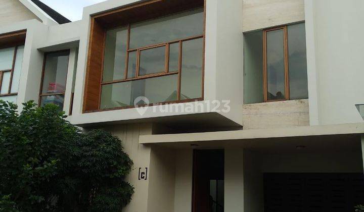 For rent rumah di wilayah yang tenang dalam Townhouse