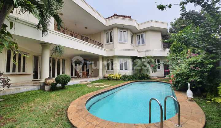 Rumah Mewah Hadap Selatan 5 Kamar Tidur Lokasi Bebas Banjir