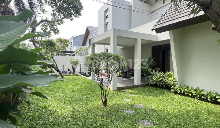 Dekat Senayan Lokasi Strategis Rumah Mewah Sewa 2 Tahun 1