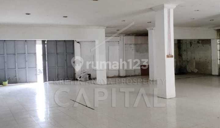 Sudirman Bandung 2-Storey Shop House with Strategic Location and Price Below NJOP Sudirman Bandung 2-Storey Shop House with Strategic Location and Price Below NJOP