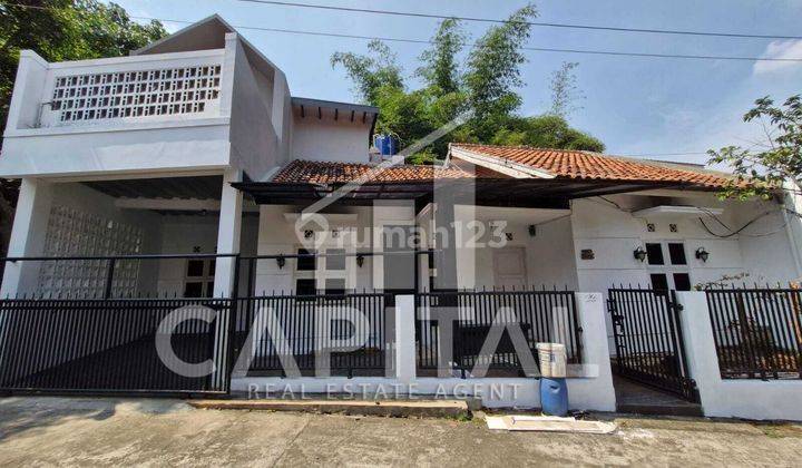 Rumah Dijual 1.5 Lantai Lokasi Masih Kodya Bandung. Komplek Vijaya Kusuma Cijambe Ujung Berung.. Lingkungan Nyaman Tenang Dan Sejuk. Akses 2 Mobil.bebas Banjir.. 2