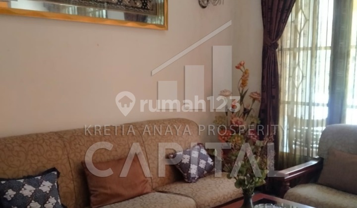 Rumah Asri Dan Nyaman di Komplek Setra Duta