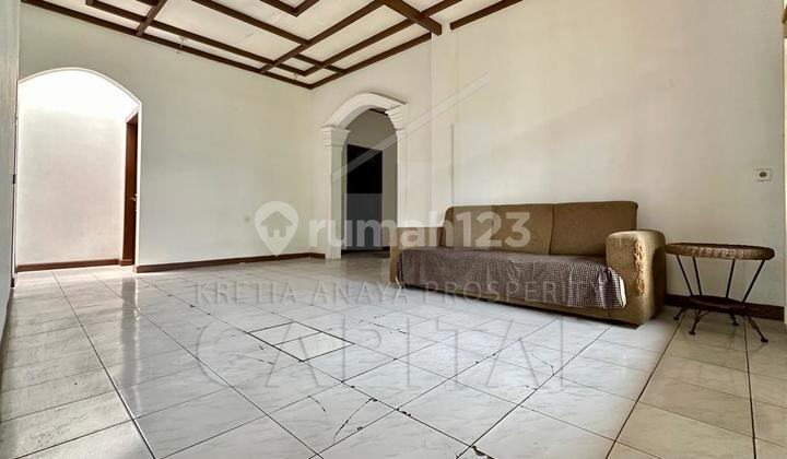 Rumah Dengan Lokasi Strategis Lingkungan Nyaman Asri dan Depan Taman di Sayap Riau Bandung Rumah Dengan Lokasi Strategis Lingkungan Nyaman Asri dan Depan Taman di Sayap Riau Bandung