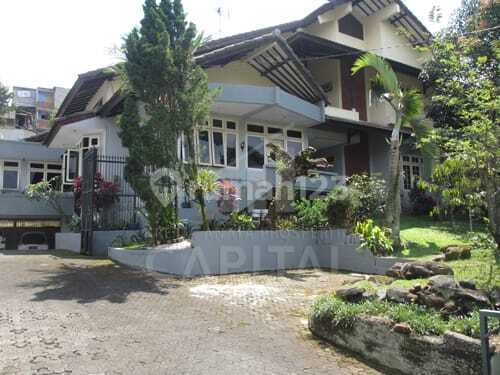 Beautiful, Serene House with Toll Access in Sukamulya, North Bandung