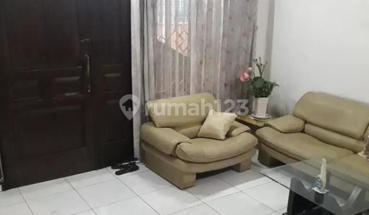 Rumah Masuk Komplek area Cideng, 200 meter ke Tomang Raya dan RS Tarakan 2