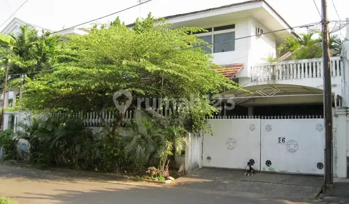 Rumah Tua di Komplek Simprug Garden Termurah, Rumah Sebelah Terjual 25M dengan Luas Tanah yang Sama