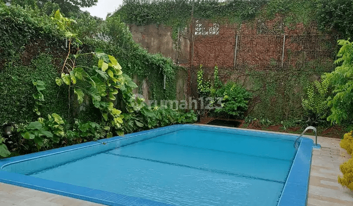 Rumah Mewah Ada Pool di Bukit Golf Pondok Indah 2