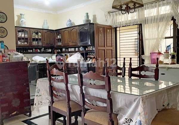 Rumah Dalam Komplek Area Cempaka Putih Barat, Persis Belakang Hotel Grand Cempaka