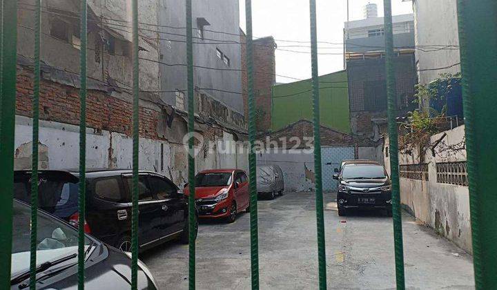 Posisi Pinggir Jalan Raya, Cocok Hunian Tinggal usaha, Persis Belakang Museum Arsip Nasional