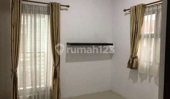 Rumah Masuk Komplek, 450 Meter Ke Jalan Raya Pkp 12