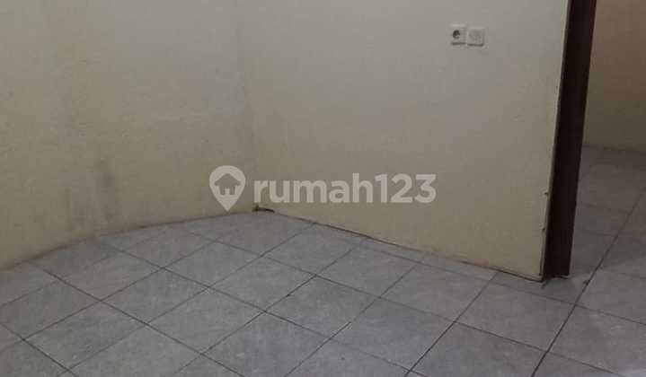Kos kosan Sisa 2 Kamar Ya. Tinggal Jalan Kaki Ke Wtc Mangga Dua 9