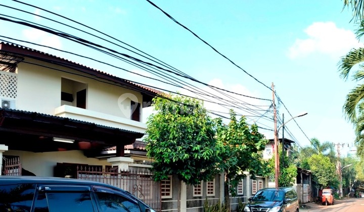 Rumah Akses Mobil, 20 Meter Ke Jalan Raya Antasari