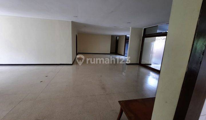 Bisa Direnov Sesuai Kebutuhan, Garasi Carport Total 10 Mobil, 65 Meter Ke Jalan Kemang Raya 7