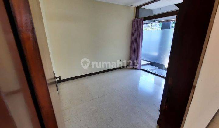 Bisa Direnov Sesuai Kebutuhan, Garasi Carport Total 10 Mobil, 65 Meter Ke Jalan Kemang Raya 17